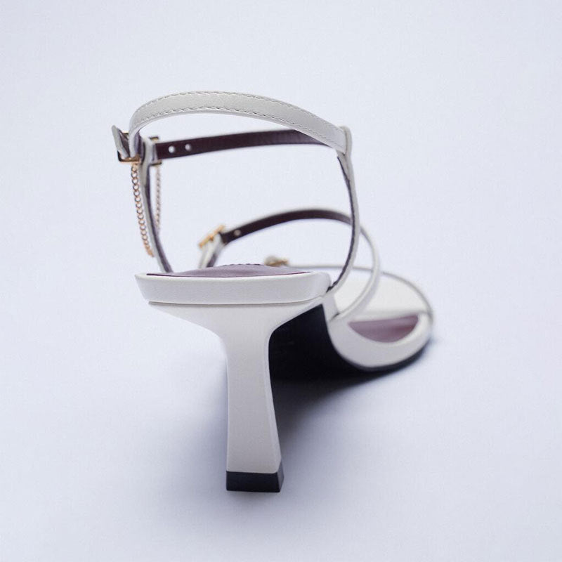 Chaussures pour femmes – Élégance d’été à bout carré
