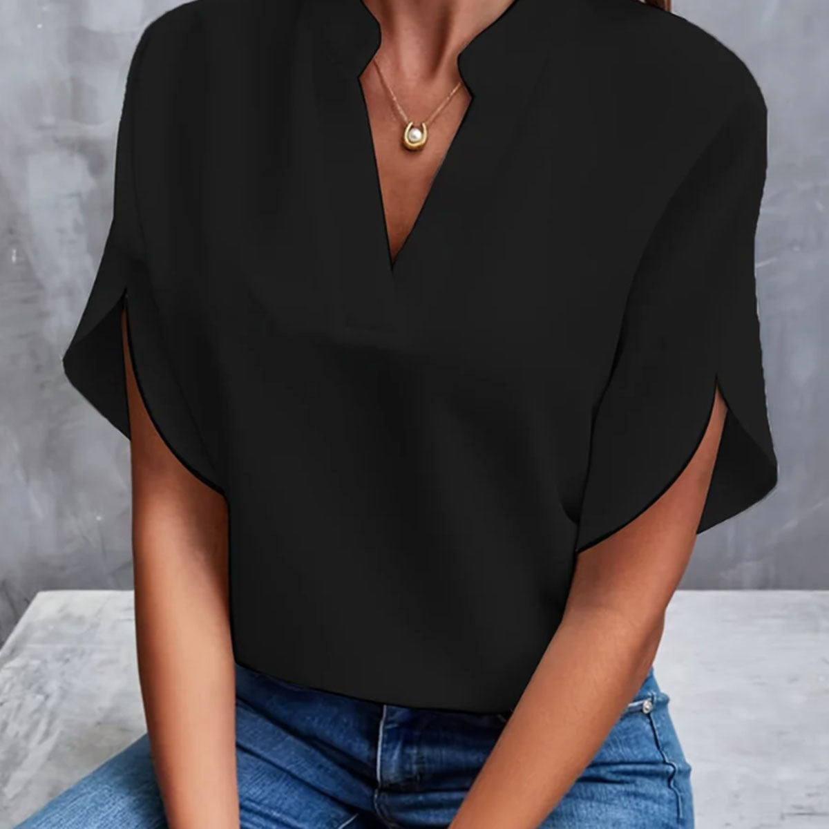 Blouse légère en chiffon — col en V, parfaite pour l’été